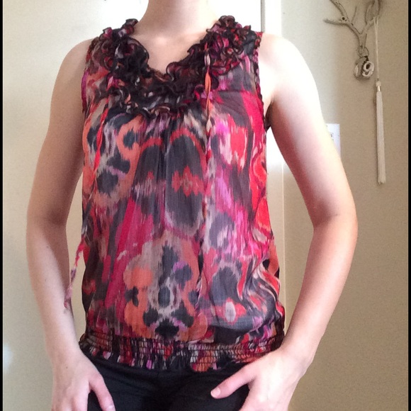 ⭐️🎉CLOSET CLEAR OUT Sleeveless blouse with ruffle - Picture 2 of 2