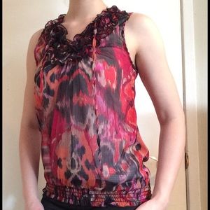 ⭐️🎉CLOSET CLEAR OUT Sleeveless blouse with ruffle