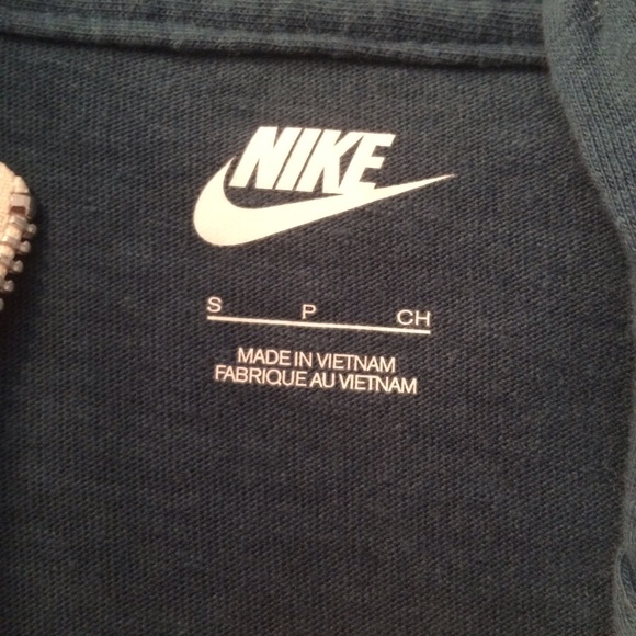 🚫SOLD🚫 Nike Hoodie - Picture 2 of 3