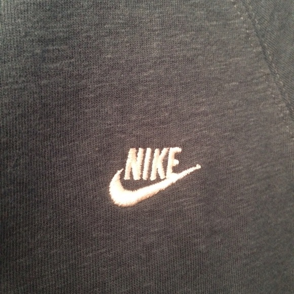 🚫SOLD🚫 Nike Hoodie - Picture 3 of 3