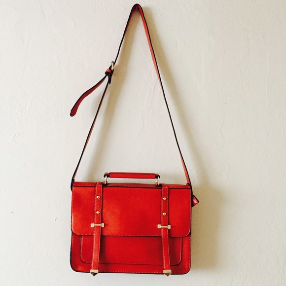 Brick Colored Satchel. ✨