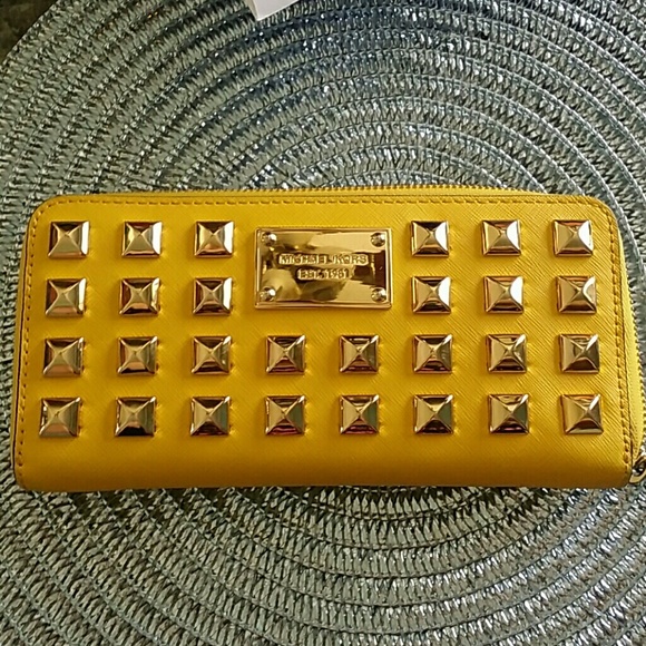 🎀Traded with sarahm756