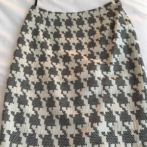 Gingham beige and black pencil skirt