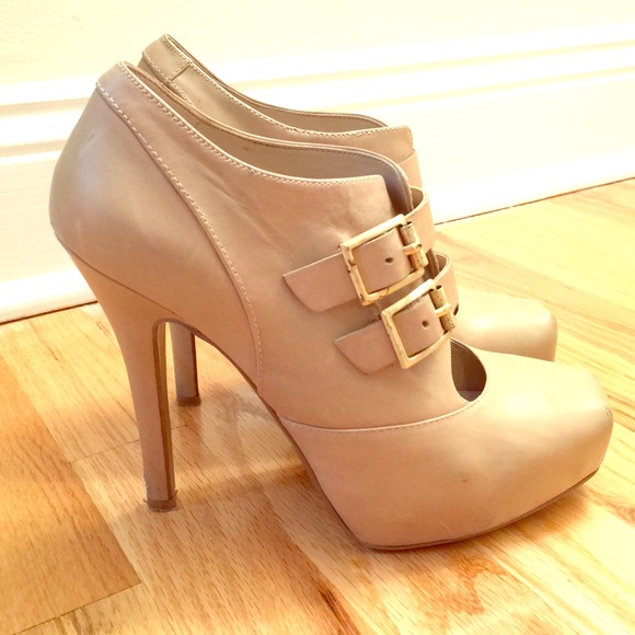 Nude Heels - Size 7