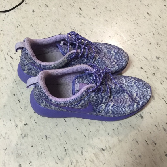Purple Nike roshes