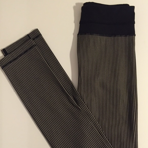 lululemon athletica Pants - Lululemon Straight Leg Pant in Black/White Size 2