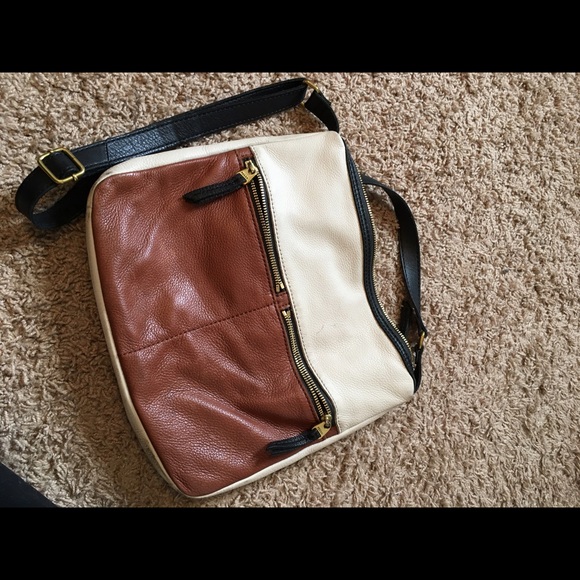 Multi color cross body fossil purse