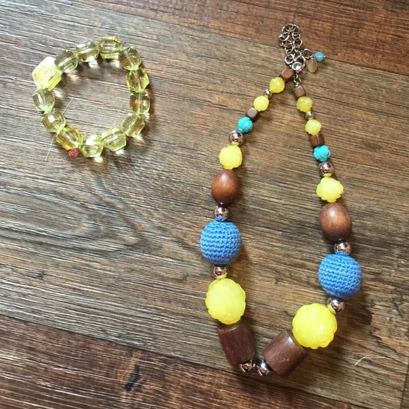 Tarina Tarantino wooden and carved roses necklace