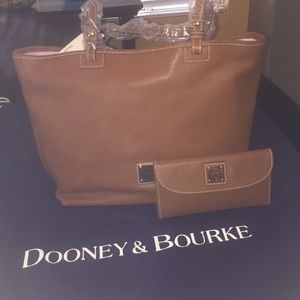 Dooney & Bourke Tote and matching wallet