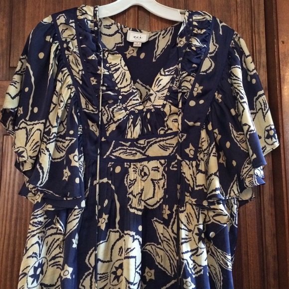 Flutter sleeve silky top - Picture 1 of 3