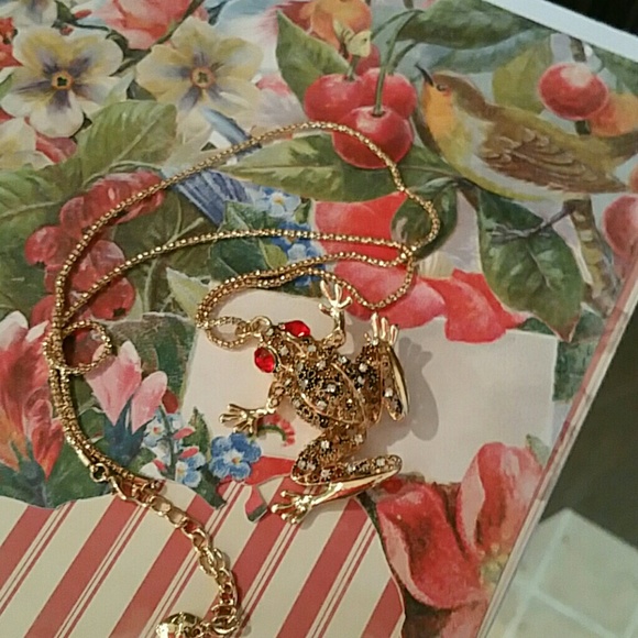 BETSEY JOHNSON FROG NECKLACE