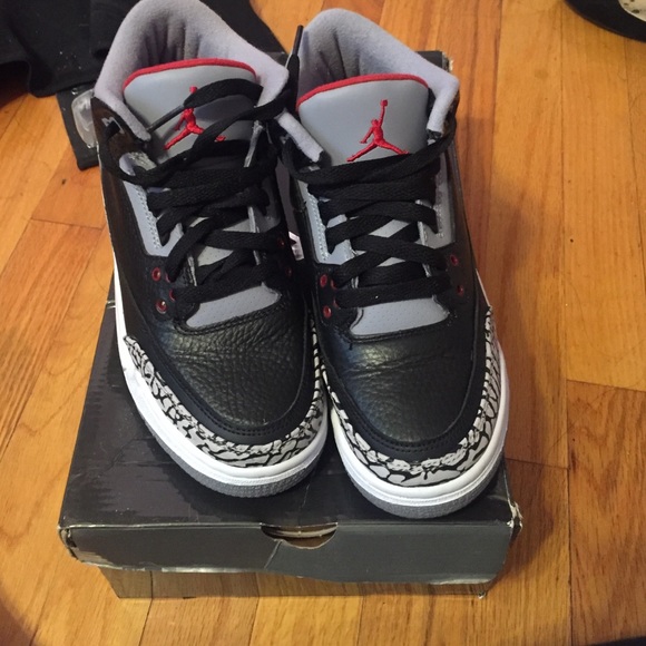 Black cement 3s , authentic. Only worn once!!!