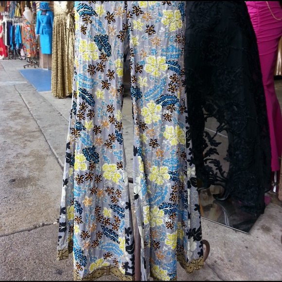 FESTIVAL READYπ'Belly Bottom' Bell Bottom Pants - Picture 4 of 4