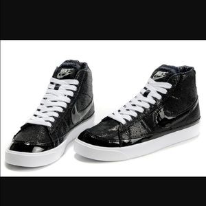 Nike Blazers Mid • black