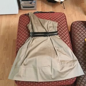 Jessica Simpson beige dress