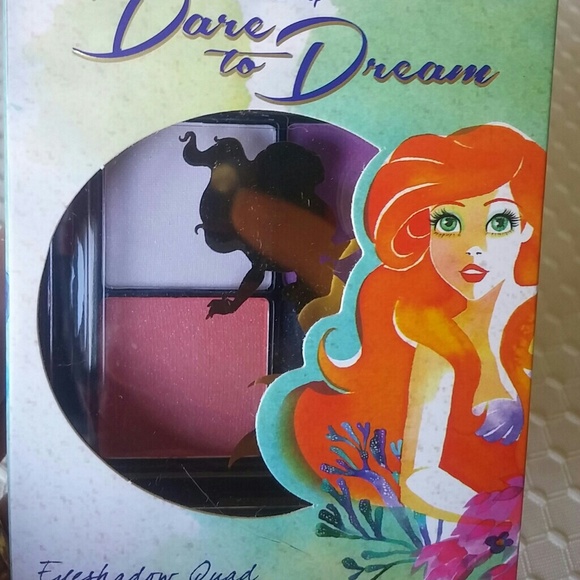 Dare to Dream Sea Witch eyeshadow palette Disney - Picture 4 of 4