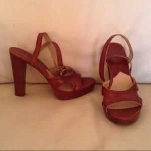 Leather sandals with wood heels