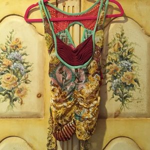 👑 NWOT Funky Pattern Blouse 👑