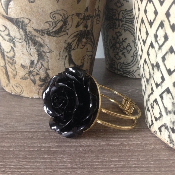 Adorable black rose gold hing cuff bracelet