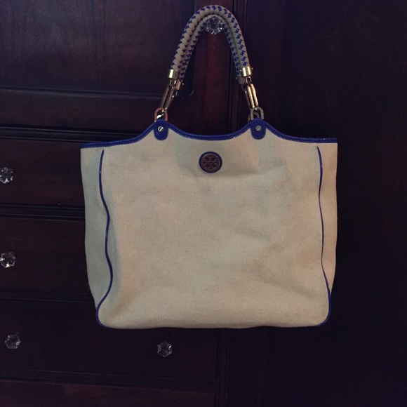 Tory Burch Handbags - Tory Burch Purse - like new in great condition!