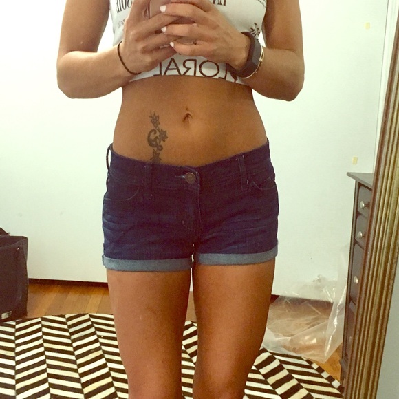 Hollister roll cuff denim shorts! - Picture 1 of 4