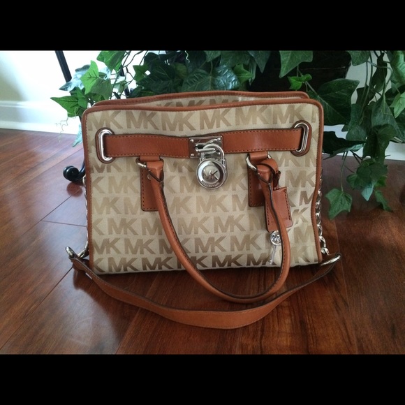 Michael Kors purse, perfect condition!
