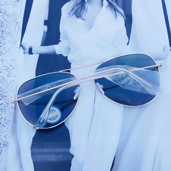 🌟SALE🌟Beautiful Sunglasses - Picture 2 of 3