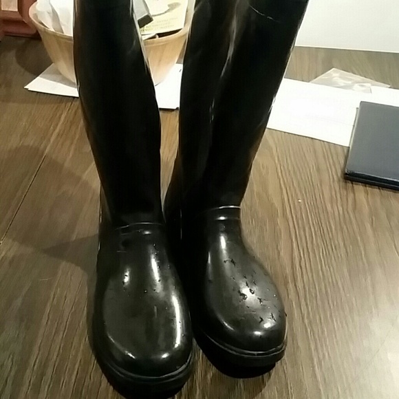 Women's rain boots