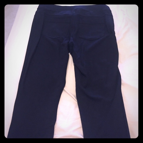 Black leggings with back pockets