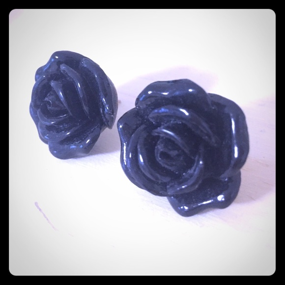 Black rose earrings