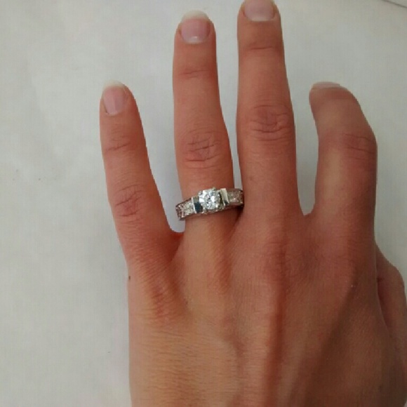CZ cathedral setting ring size 7