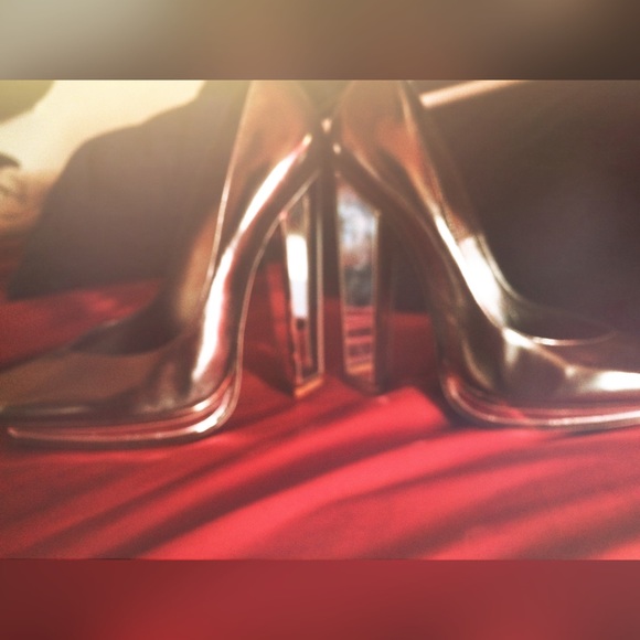 Authentic RARE Yves Saint Laurent Mirror Pumps - Picture 2 of 4