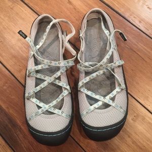 Jambu shoes 8.5- BRAND NEW!!!