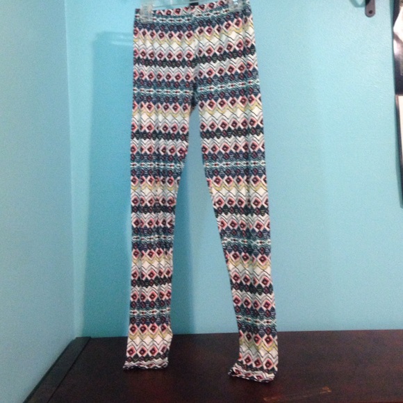 Leggings with Aztec print