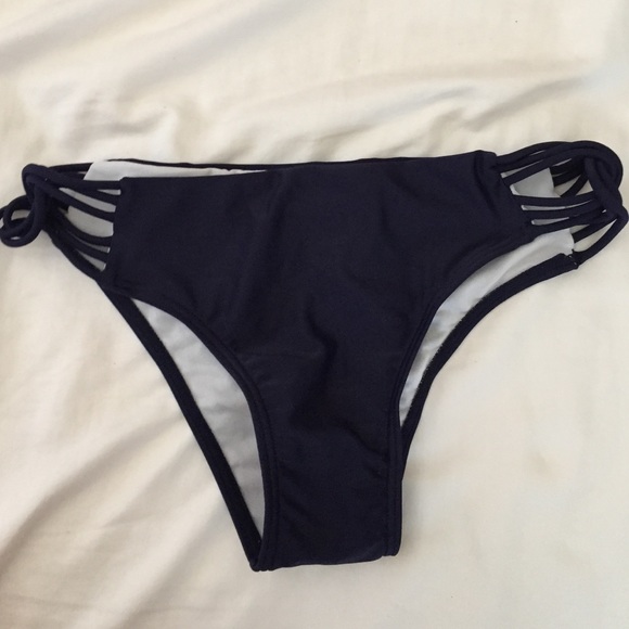 Strappy bikini bottoms!