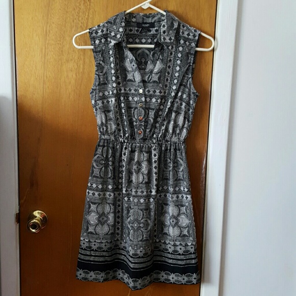 Sleeveless dress