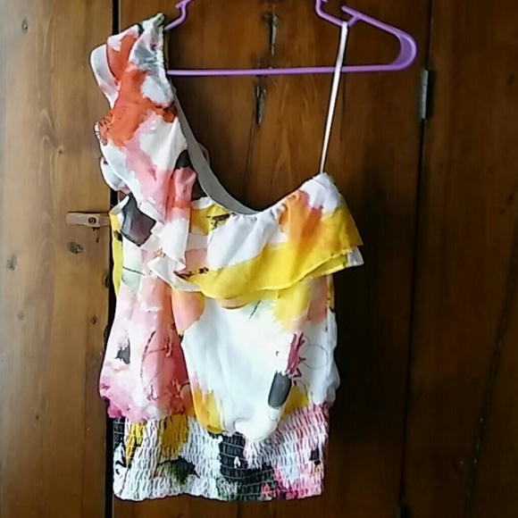 One shoulder summer top