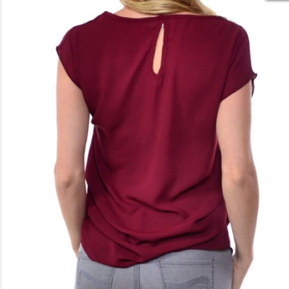 ❌SOLD❌Wine keyhole back tee and necklace!! - Picture 3 of 3