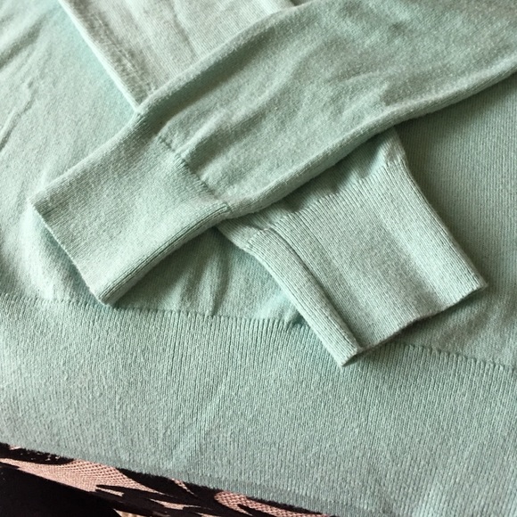 Br Sweater - image 3