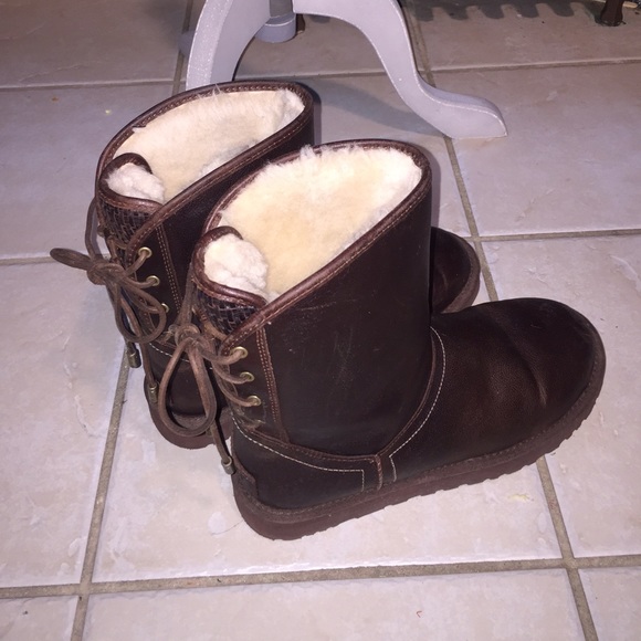 SOLD💌 Ugg Classic Mariana Leather Boots Lace Up - Picture 3 of 3