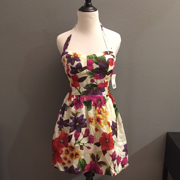 🚫SOLD🚫 NWT Floral print halter dress