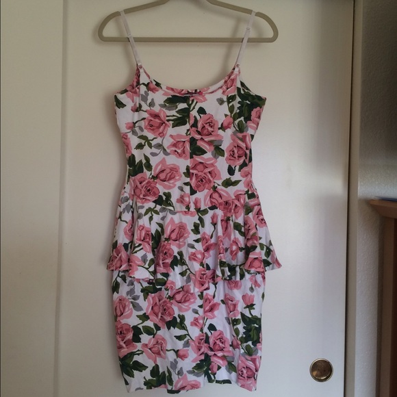 RESERVED BETSEY JOHNSON WHITE W/ PINK ROSES DRESS - Picture 4 of 4