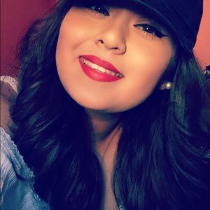 Meet your Posher, Denise