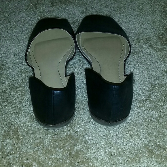 Sandals - Picture 2 of 4
