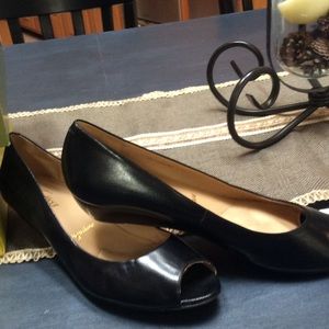 Trotters flats...like new