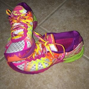 Dynamic Duomax Asics tennis shoes