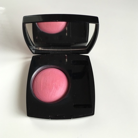 Chanel blush in pink explosion