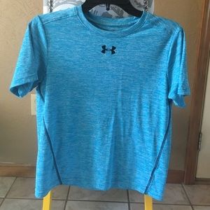 Boys large 14-16 Under Armour heat gear shirt