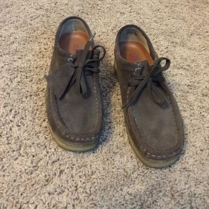Clarks Wallabees brown