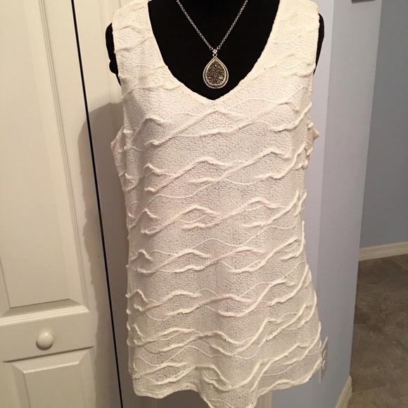 Coldwater Creek Tops - EUC Coldwater Creek textured sparkle Tank SZ M
